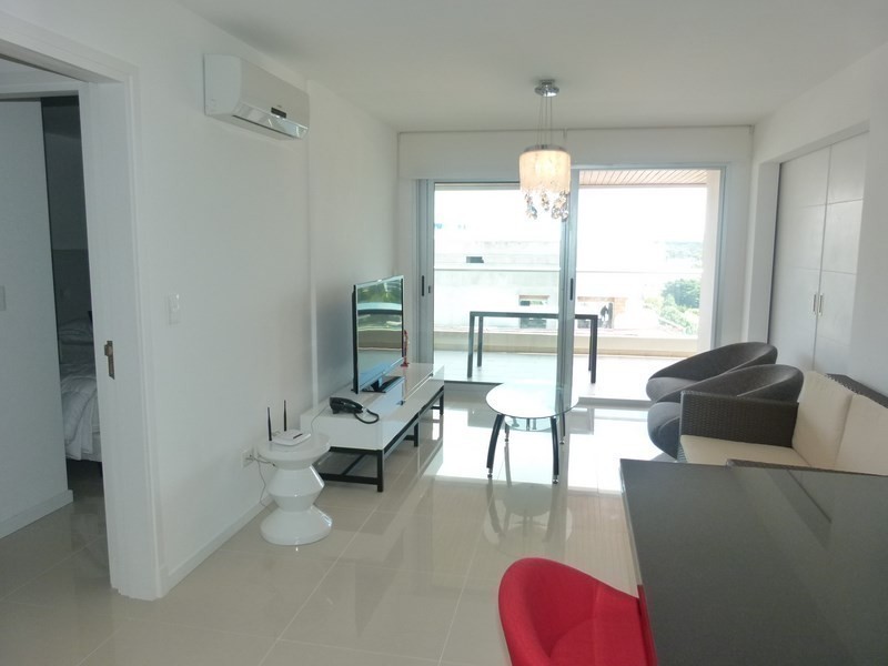 Departamento en alquiler Playa Brava , en edificio con amenities